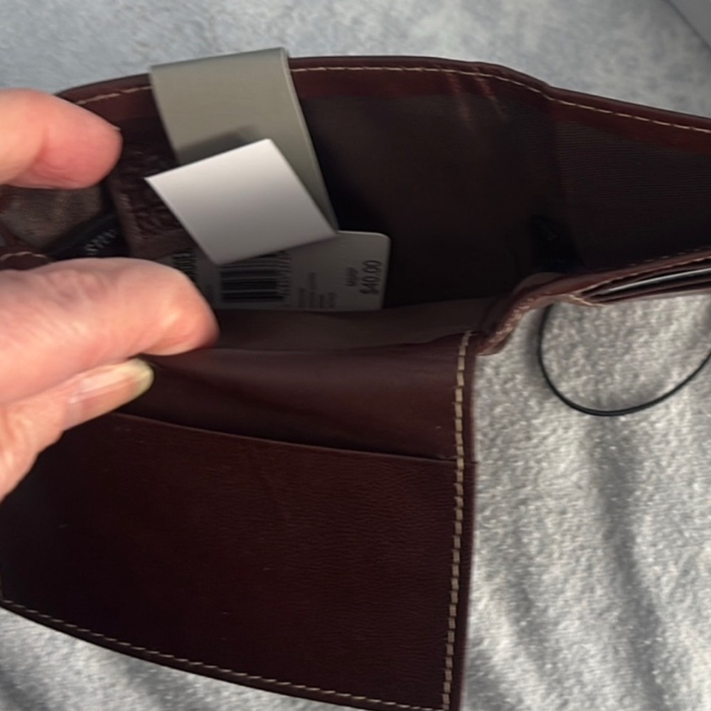 Steve Madden Brown Wallet with
Genuine Leather and Bifold Design - Picture 4 of 5